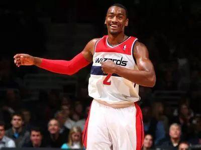 约翰沃尔生活照,赛场风云中的篮球巨星生活瞬间